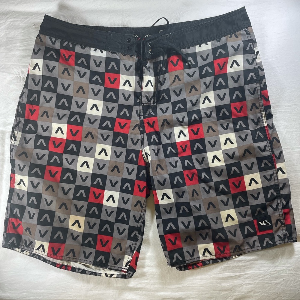 RVCA board shorts - Size 34